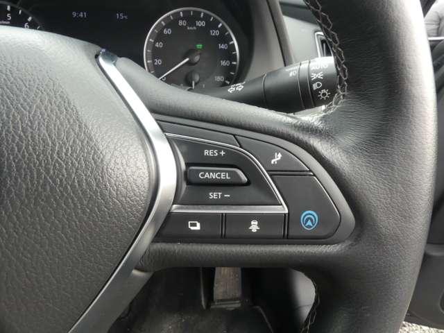 スカイライン ３．５　ハイブリッド　ＧＴ　タイプＰ　プロパイロット２．０　黒本革シート　踏み間違い防止　インテリジェントアラウンドビューモニター　黒革シート　レーンキープアシスト　バックカメラ　ＥＴＣ　ＬＥＤ　１オーナー　定期点検記録簿　インテリジェントキー　ＡＣＣ　キーフリー（11枚目）