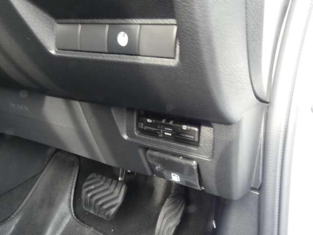 ノート 1.2 X ディスプレーオーディオ 衝突被害軽減ブレ-キ 全方位カメラ ETC付 LEDヘッドライト レーンアシスト インテリジェントキー ワンオーナー ドラレコ アイドリングストップ 整備記録簿 盗難防止システム パワーウィンドウ(11枚目)