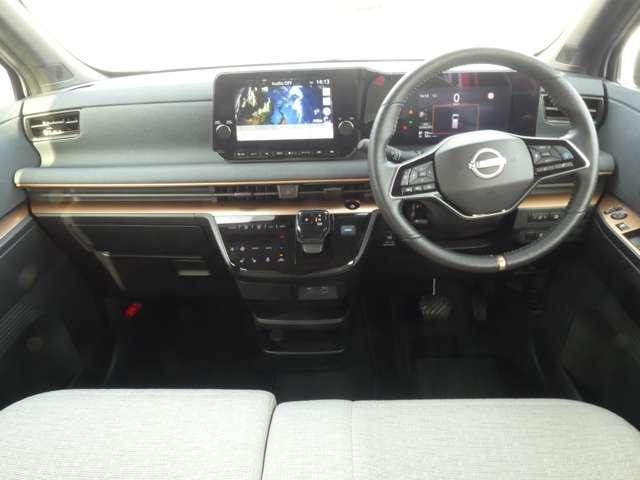 サクラ G ラインオプションナビ プロパイロット 展示試乗車UP ワンオーナ 踏み間違い防止アシスト LEDヘッドランプ スマートキー LDW 盗難防止システム オートエアコン ETC バックカメラ アダプティブクルーズコントロール ABS ナビTV(3枚目)