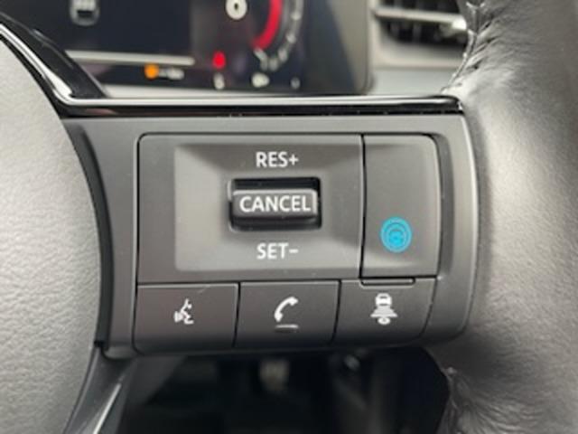 オーラ 1.2 G レザーエディション プロパイロット 本革シート ワンオーナ 追突防止 レーダークルーズ 本革 車線逸脱警報装置 LED 盗難防止 記録簿 バックモニター ETC インテリジェントキー メモリーナビゲーション AW キーレスエントリー オートエアコン(6枚目)