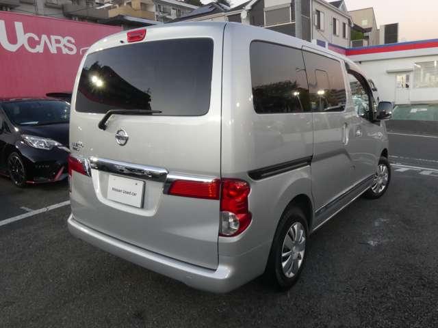 ＮＶ２００バネットワゴン １．６　１６Ｘ－３Ｒ　三列シート７人乗りメモリーナビバックモニ　パワステ　パワーウインドウ　ワンセグ　点検記録簿　１オーナー　インテリジェントキー　ＡＣ　バックカメラ　エアバッグ　Ｗエアバック　ＡＢＳ　メモリーナビ　キーフリー（2枚目）