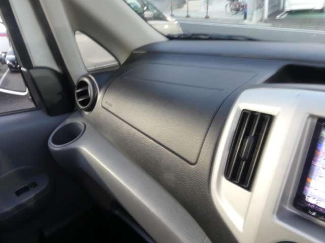 ＮＶ２００バネットワゴン １．６　１６Ｘ－３Ｒ　三列シート７人乗りメモリーナビバックモニ　パワステ　パワーウインドウ　ワンセグ　点検記録簿　１オーナー　インテリジェントキー　ＡＣ　バックカメラ　エアバッグ　Ｗエアバック　ＡＢＳ　メモリーナビ　キーフリー（8枚目）