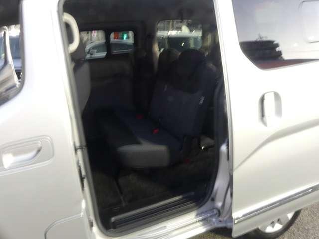 ＮＶ２００バネットワゴン １．６　１６Ｘ－３Ｒ　三列シート７人乗りメモリーナビバックモニ　パワステ　パワーウインドウ　ワンセグ　点検記録簿　１オーナー　インテリジェントキー　ＡＣ　バックカメラ　エアバッグ　Ｗエアバック　ＡＢＳ　メモリーナビ　キーフリー（15枚目）