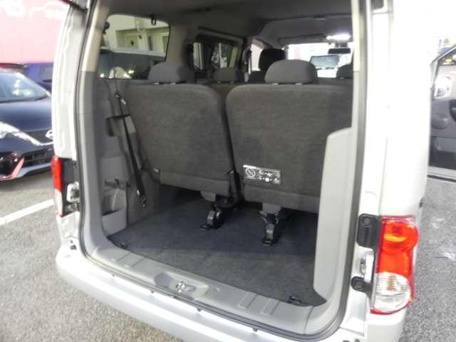 ＮＶ２００バネットワゴン １．６　１６Ｘ－３Ｒ　三列シート７人乗りメモリーナビバックモニ　パワステ　パワーウインドウ　ワンセグ　点検記録簿　１オーナー　インテリジェントキー　ＡＣ　バックカメラ　エアバッグ　Ｗエアバック　ＡＢＳ　メモリーナビ　キーフリー（16枚目）