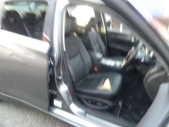 スカイライン ３．０　ＧＴ　タイプＳＰ　本革シート　ツインターボ　アルミホイール　オートクルーズコントロール　ナビＴＶ　黒革シート　レーンキープ　スマートキー　ＥＴＣ　イモビライザー　バックカメラ　寒冷地仕様　アラウンドモニタ　誤発進抑制（12枚目）