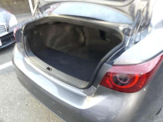 スカイライン ３．０　ＧＴ　タイプＳＰ　本革シート　ツインターボ　アルミホイール　オートクルーズコントロール　ナビＴＶ　黒革シート　レーンキープ　スマートキー　ＥＴＣ　イモビライザー　バックカメラ　寒冷地仕様　アラウンドモニタ　誤発進抑制（16枚目）