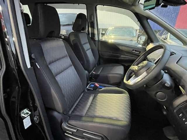 セレナ 1.2 e-POWER ハイウェイスター V ツインモニタープロパイロットシートヒータ 360°カメラ エマジェンシーブレーキ 1オナ スマキー LED レーンアシスト 点検記録簿付 ETC Aストップ イモビ フルオートエアコン アルミホイール エアバック メモリーナビ キーフリー(3枚目)