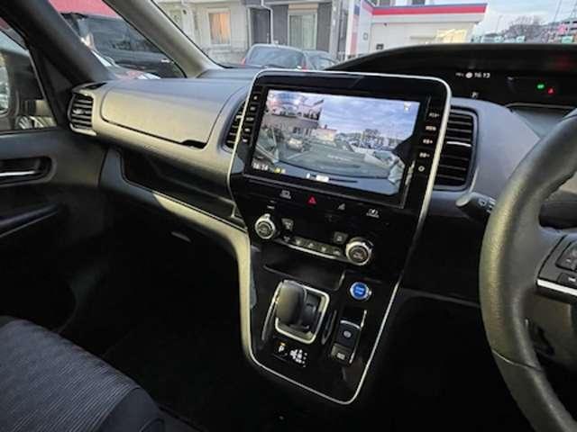 セレナ 1.2 e-POWER ハイウェイスター V ツインモニタープロパイロットシートヒータ 360°カメラ エマジェンシーブレーキ 1オナ スマキー LED レーンアシスト 点検記録簿付 ETC Aストップ イモビ フルオートエアコン アルミホイール エアバック メモリーナビ キーフリー(8枚目)