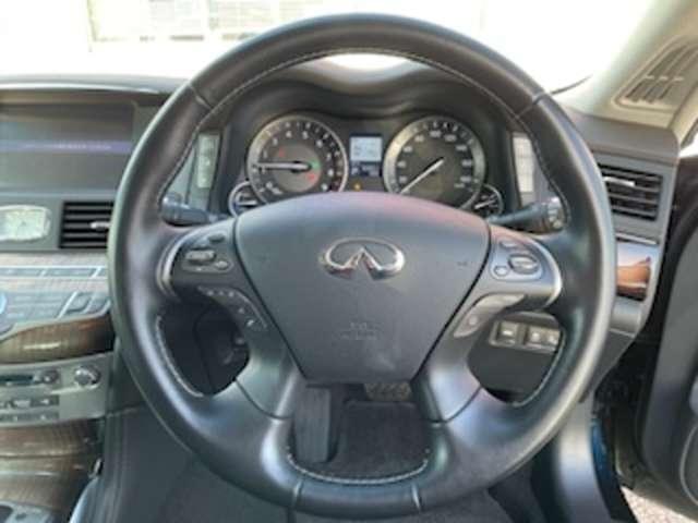 フーガハイブリッド ３．５　ＶＩＰ　セミアニリン本革シート　レーンキープアシスト　記録簿付き　クルコン　エマブレ　ＬＥＤライト　スマートキー　アルミホイール　本革　ＥＴＣ　バックモニター　ＨＤＤナビ　サイドカメラ　オートエアコン（5枚目）