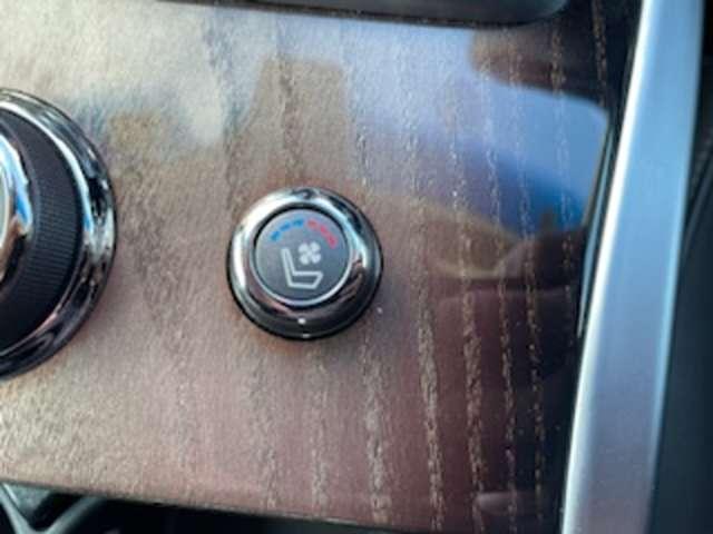 フーガハイブリッド ３．５　ＶＩＰ　セミアニリン本革シート　レーンキープアシスト　記録簿付き　クルコン　エマブレ　ＬＥＤライト　スマートキー　アルミホイール　本革　ＥＴＣ　バックモニター　ＨＤＤナビ　サイドカメラ　オートエアコン（16枚目）