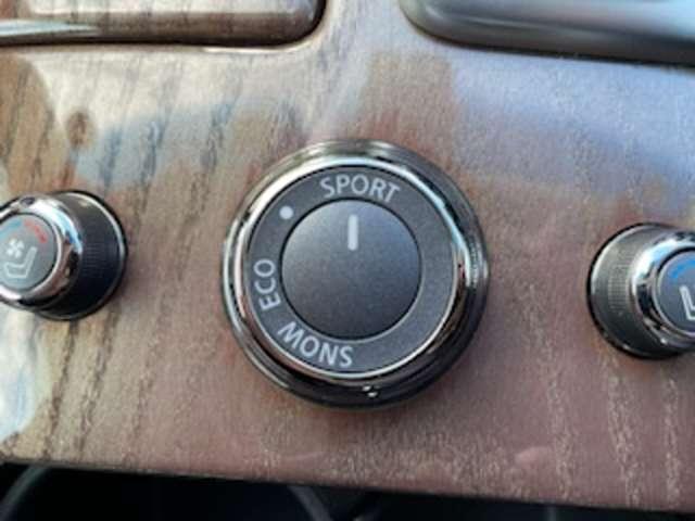 フーガハイブリッド ３．５　ＶＩＰ　セミアニリン本革シート　レーンキープアシスト　記録簿付き　クルコン　エマブレ　ＬＥＤライト　スマートキー　アルミホイール　本革　ＥＴＣ　バックモニター　ＨＤＤナビ　サイドカメラ　オートエアコン（17枚目）