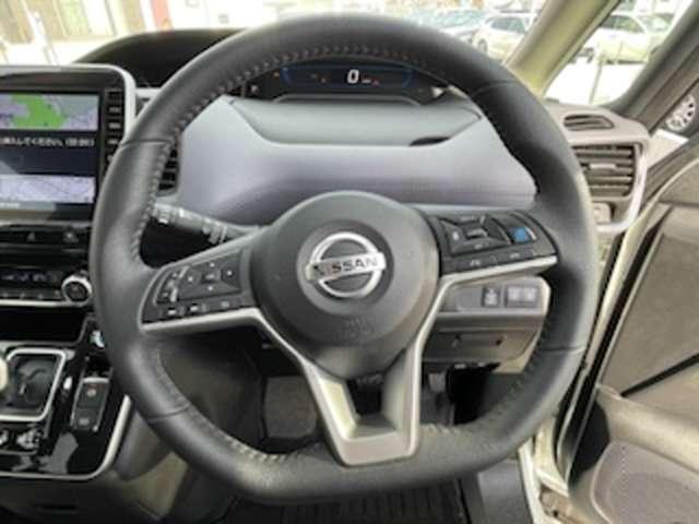 セレナ 1.2 e-POWER ハイウェイスター V ツインモニター プロパイロット 360°カメラ エマジェンシーブレーキ 1オナ スマキー LED レーンアシスト 点検記録簿付 ETC ドラレコ Aストップ イモビ フルオートエアコン アルミホイール エアバック メモリーナビ(6枚目)