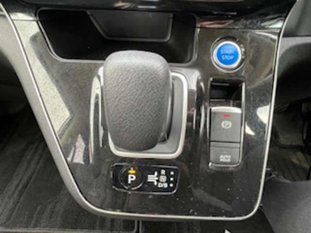 セレナ 1.2 e-POWER ハイウェイスター V ツインモニター プロパイロット 360°カメラ エマジェンシーブレーキ 1オナ スマキー LED レーンアシスト 点検記録簿付 ETC ドラレコ Aストップ イモビ フルオートエアコン アルミホイール エアバック メモリーナビ(13枚目)