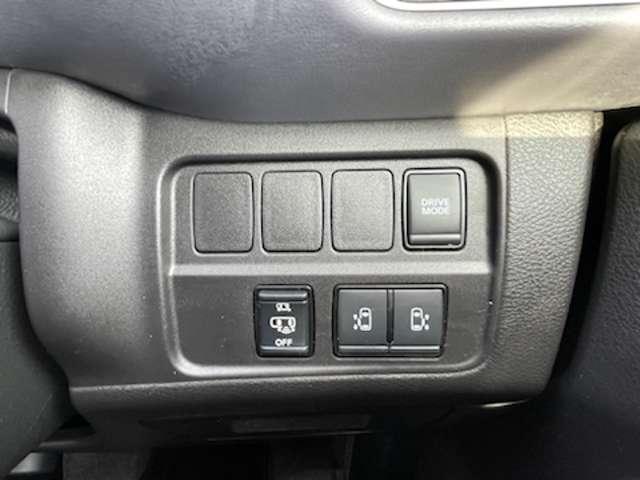 セレナ 1.2 e-POWER ハイウェイスター V ツインモニター プロパイロット 360°カメラ エマジェンシーブレーキ 1オナ スマキー LED レーンアシスト 点検記録簿付 ETC ドラレコ Aストップ イモビ フルオートエアコン アルミホイール エアバック メモリーナビ(14枚目)