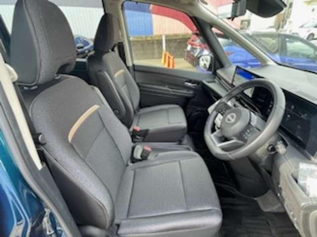 セレナ 1.4 e-POWER ハイウェイスターV ツインモニター プロパイロット 自動(被害軽減)ブレーキ LDP 追従クルーズ LEDランプ アルミホイール ETC 記録簿 盗難防止システム スマートキー 1オナ オートエアコン サイドカーテンエアバック ナビTV メモリーナビ(3枚目)