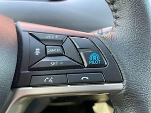 セレナ 1.2 e-POWER ハイウェイスター V プロパイロット デカナビ アラウンド 360°カメラ エマジェンシーブレーキ 1オナ スマキー LED レーンアシスト 点検記録簿付 ETC Aストップ イモビ フルオートエアコン アルミホイール エアバック メモリーナビ キーフリー(8枚目)