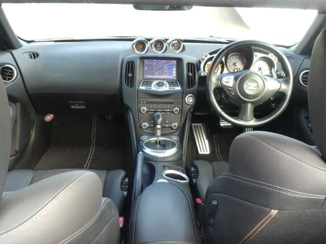 フェアレディZ 3.7 バージョン ST パドルシフト7AT ボーズサウンド アルミ エアバック リアカメラ 盗難防止装置 スマートエントリー ワンセグTV パワーステアリング ETC車載器 パワーウインドウ キーレス エアコン HDDナビ カーテンエアバッグ ABS 記録簿付(3枚目)