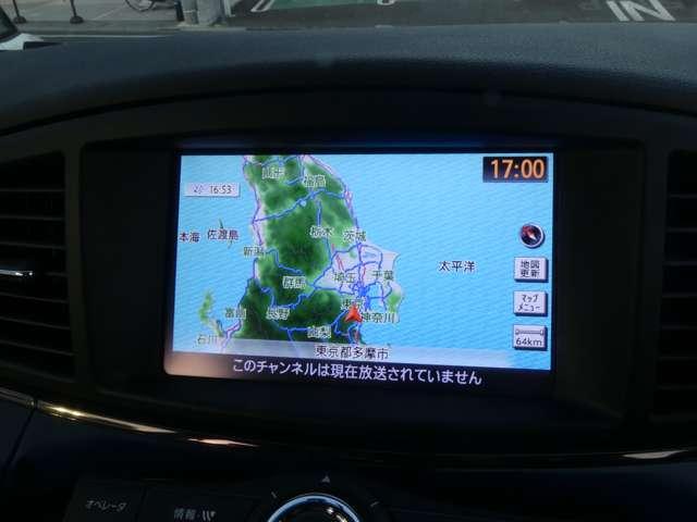 エルグランド 3.5 350ハイウェイスター プレミアム アーバンクロム ツインモニター 本革シート アラウンド 踏み間違い防止 スマートキー シートヒーター オートクルーズコントロール ETC キーレス ナビ&TV エアバッグ バックカメラ アラウンドビューモニタ-(4枚目)