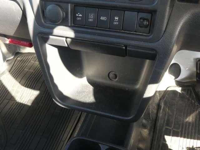 NT100クリッパートラック 660 DX セーフティ パッケージ 4WD オートマパートタイム4WD 助手席エアバック 運転席エアバック 4WD パワステ エアコン ABS(10枚目)