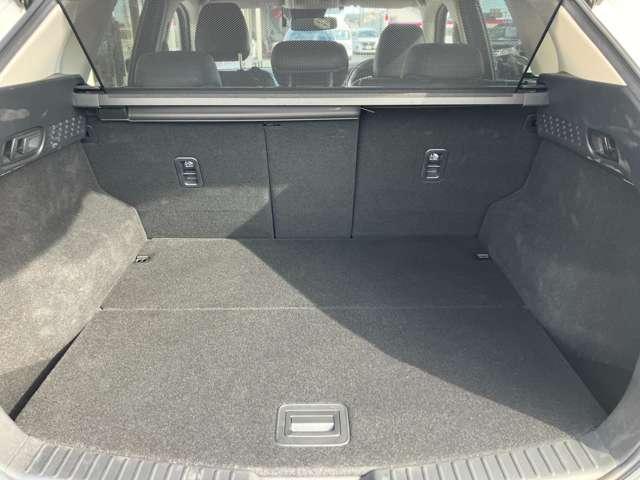 広々トランクスペース！収納もバッチリ入りますので、遠出も楽しいですね！