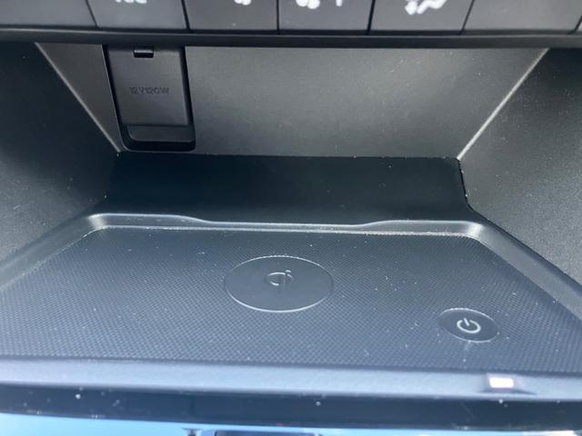 ワイヤレス充電出来ます。スマホを置くだけで充電出来て便利です。