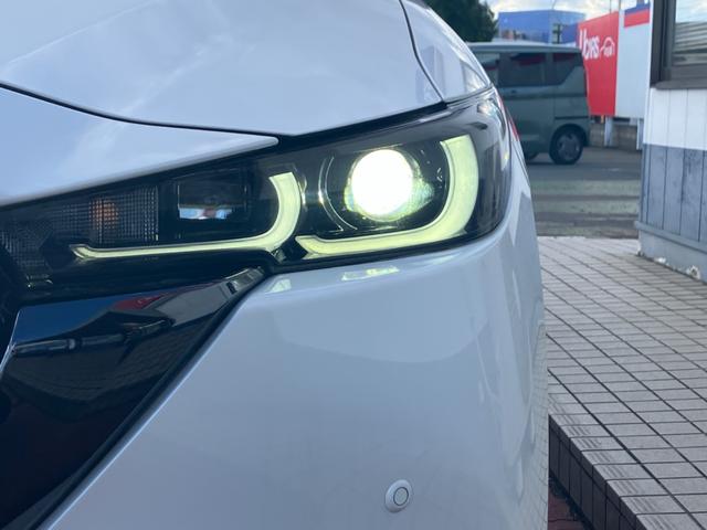 ＬＥＤヘッドライトで暗い夜道も明るく照らします。そのうえ省電力です。