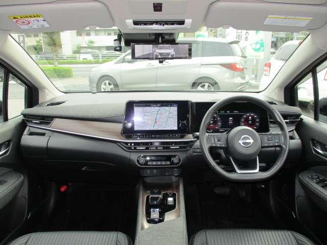 オーラ 1.2 G レザーエディション BOSEパーソナライズサウンドシステム・プロ ワンオーナ 追突防止 レーダークルーズ 本革 車線逸脱警報装置 LED 記録簿 バックモニター ETC インテリジェントキー メモリーナビゲーション AW キーレスエントリー オートエアコン ABS(4枚目)