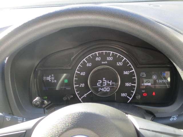 ノート ｅ－パワー　Ｘ　★スマートルームミラー★アラウンドビューモニター★運転席助手席エアバック★レーンキープ★ナビＴＶ★サイドカメラ★運転席エアバッグ★インテリキー★ＬＥＤヘッド★ＥＴＣ車載器★パワーウィンドウ（3枚目）