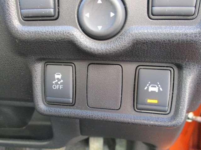 ノート ｅ－パワー　Ｘ　★スマートルームミラー★アラウンドビューモニター★運転席助手席エアバック★レーンキープ★ナビＴＶ★サイドカメラ★運転席エアバッグ★インテリキー★ＬＥＤヘッド★ＥＴＣ車載器★パワーウィンドウ（7枚目）