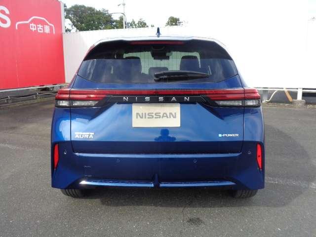 オーラ １．２　Ｇ　レザーエディション　追突防止　レーダークルーズ　車線逸脱警報装置　盗難防止　記録簿　バックモニター　ＥＴＣ　インテリジェントキー　メモリーナビゲーション　ＡＷ　キーレスエントリー　オートエアコン　ＡＢＳ　パワーウィンドウ（5枚目）