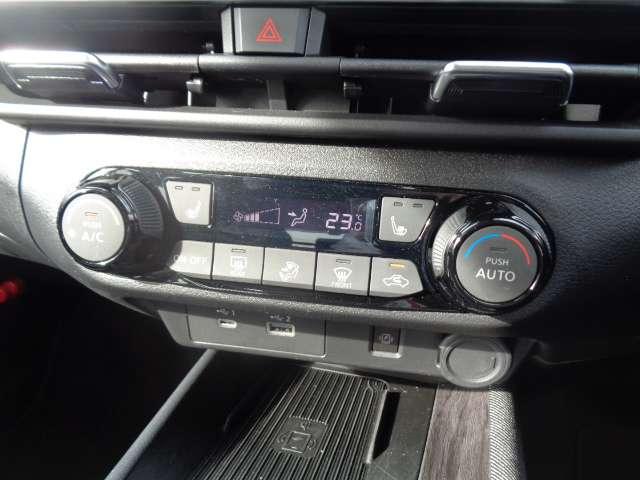 オーラ １．２　Ｇ　レザーエディション　追突防止　レーダークルーズ　車線逸脱警報装置　盗難防止　記録簿　バックモニター　ＥＴＣ　インテリジェントキー　メモリーナビゲーション　ＡＷ　キーレスエントリー　オートエアコン　ＡＢＳ　パワーウィンドウ（9枚目）
