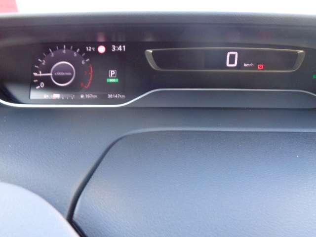 セレナ ２．０　ハイウェイスター　Ｖ　サイドエアバッグ　１オナ　アルミ　衝突被害軽減　エアバッグ　両側オートスライドドア　ＬＥＤライト　クルコン　メモリーナビ　アイドリングストップ　ナビＴＶ　パワステ　Ｗエアバッグ　ＡＢＳ　ＥＴＣ付（5枚目）