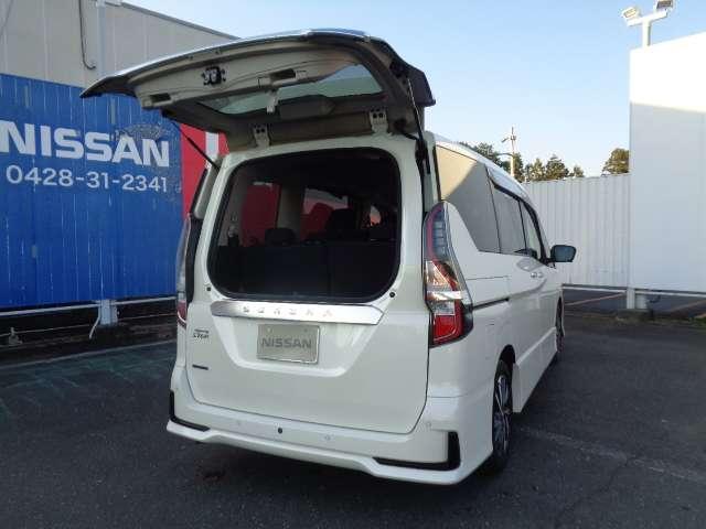 セレナ ２．０　ハイウェイスター　Ｖ　サイドエアバッグ　１オナ　アルミ　衝突被害軽減　エアバッグ　両側オートスライドドア　ＬＥＤライト　クルコン　メモリーナビ　アイドリングストップ　ナビＴＶ　パワステ　Ｗエアバッグ　ＡＢＳ　ＥＴＣ付（20枚目）