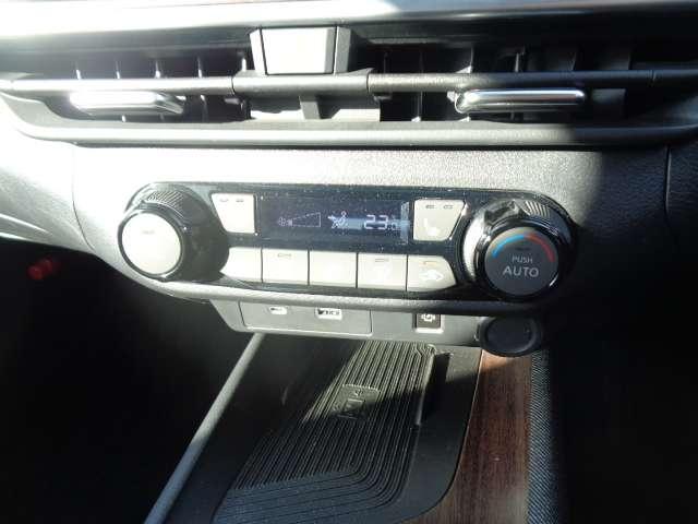 オーラ 1.2 G FOUR 4WD ワンオーナー車 オートエアコン アルミホイール 4WD ABS(8枚目)