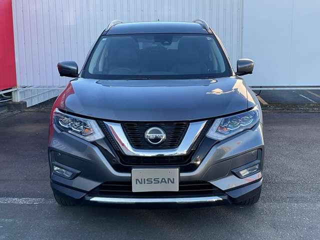 エクストレイル 2.0 20Xi 2列車 アイドリングストップ車 LEDヘットライト Rカメラ 盗難防止装置 インテリキー レーンキープアシスト ETC ドライブレコーダー 記録簿 キーフリー 1オーナー TVナビ オートエアコン ABS(3枚目)