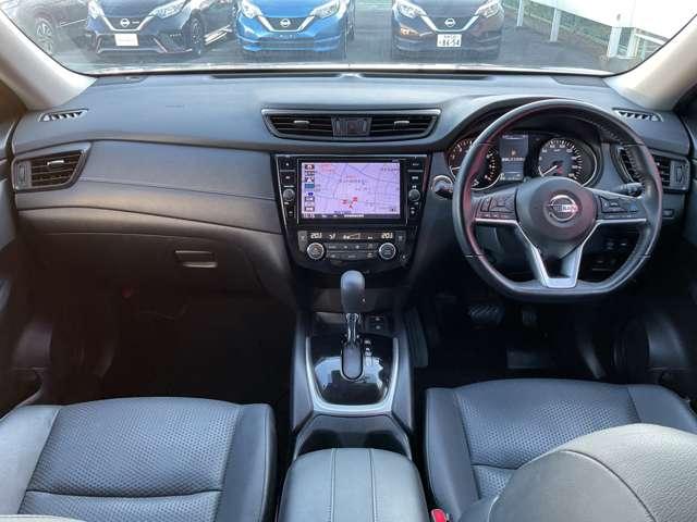 エクストレイル 2.0 20Xi 2列車 アイドリングストップ車 LEDヘットライト Rカメラ 盗難防止装置 インテリキー レーンキープアシスト ETC ドライブレコーダー 記録簿 キーフリー 1オーナー TVナビ オートエアコン ABS(4枚目)