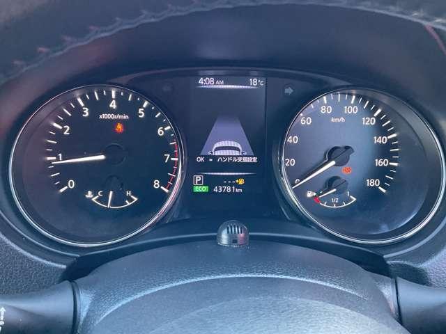 エクストレイル 2.0 20Xi 2列車 アイドリングストップ車 LEDヘットライト Rカメラ 盗難防止装置 インテリキー レーンキープアシスト ETC ドライブレコーダー 記録簿 キーフリー 1オーナー TVナビ オートエアコン ABS(5枚目)