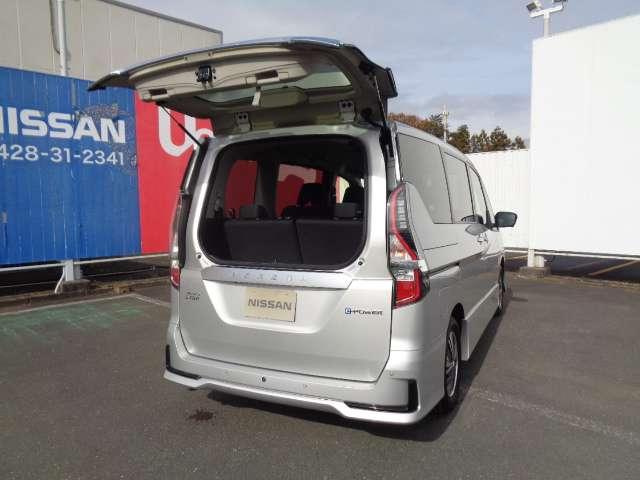 セレナ １．２　ｅ－ＰＯＷＥＲ　ハイウェイスター　Ｖ　３６０°カメラ　エマジェンシーブレーキ　１オナ　スマキー　バックカメラ　ＬＥＤ　レーンアシスト　点検記録簿付　ＥＴＣ　ドラレコ　Ａストップ　イモビ　フルオートエアコン　アルミホイール　エアバック（7枚目）