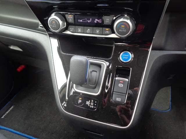 セレナ １．２　ｅ－ＰＯＷＥＲ　ハイウェイスター　Ｖ　３６０°カメラ　エマジェンシーブレーキ　１オナ　スマキー　バックカメラ　ＬＥＤ　レーンアシスト　点検記録簿付　ＥＴＣ　ドラレコ　Ａストップ　イモビ　フルオートエアコン　アルミホイール　エアバック（13枚目）