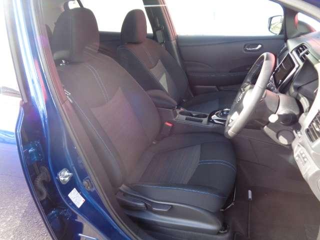 リーフ Ｘ　レーンアシスト　ＬＥＤ　Ｂカメラ　イモビライザー　ドラレコ　クルコン　メモリーナビ　パワーウィンドウ　オートエアコン　Ｗエアバッグ　ＡＷ　サイドエアバッグ　エアバッグ　ワンオーナー　ナビＴＶ　記録簿（6枚目）