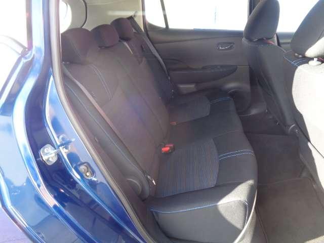 リーフ Ｘ　レーンアシスト　ＬＥＤ　Ｂカメラ　イモビライザー　ドラレコ　クルコン　メモリーナビ　パワーウィンドウ　オートエアコン　Ｗエアバッグ　ＡＷ　サイドエアバッグ　エアバッグ　ワンオーナー　ナビＴＶ　記録簿（7枚目）