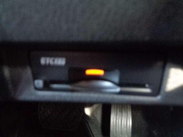 リーフ Ｘ　レーンアシスト　ＬＥＤ　Ｂカメラ　イモビライザー　ドラレコ　クルコン　メモリーナビ　パワーウィンドウ　オートエアコン　Ｗエアバッグ　ＡＷ　サイドエアバッグ　エアバッグ　ワンオーナー　ナビＴＶ　記録簿（19枚目）