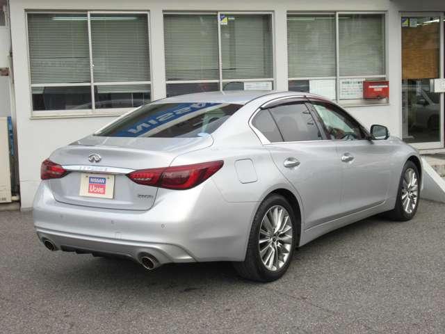 スカイライン 200GT-tタイプP 衝突軽減装置 ドラレコ LED Bカメラ スマートキー 黒革シート 盗難防止 オートクルーズコントロール ETC レーンキープアシスト ナビTV ABS アルミホイール メモリーナビ キーレス 記録簿(2枚目)