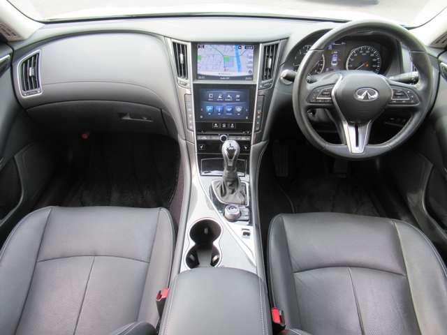 スカイライン 200GT-tタイプP 衝突軽減装置 ドラレコ LED Bカメラ スマートキー 黒革シート 盗難防止 オートクルーズコントロール ETC レーンキープアシスト ナビTV ABS アルミホイール メモリーナビ キーレス 記録簿(3枚目)