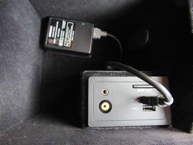 スカイライン 200GT-tタイプP 衝突軽減装置 ドラレコ LED Bカメラ スマートキー 黒革シート 盗難防止 オートクルーズコントロール ETC レーンキープアシスト ナビTV ABS アルミホイール メモリーナビ キーレス 記録簿(11枚目)