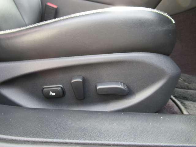 スカイライン 200GT-tタイプP 衝突軽減装置 ドラレコ LED Bカメラ スマートキー 黒革シート 盗難防止 オートクルーズコントロール ETC レーンキープアシスト ナビTV ABS アルミホイール メモリーナビ キーレス 記録簿(18枚目)