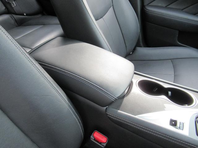 スカイライン 200GT-tタイプP 衝突軽減装置 ドラレコ LED Bカメラ スマートキー 黒革シート 盗難防止 オートクルーズコントロール ETC レーンキープアシスト ナビTV ABS アルミホイール メモリーナビ キーレス 記録簿(32枚目)