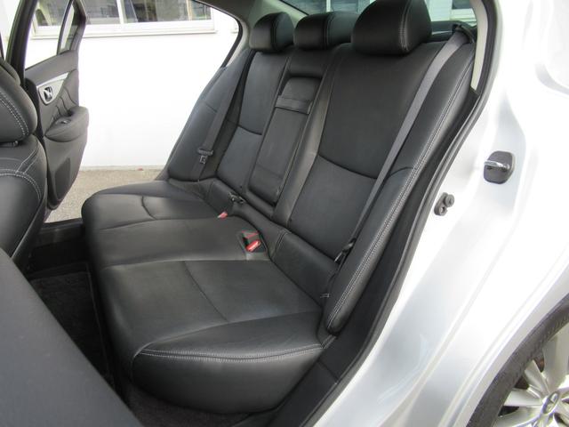 スカイライン 200GT-tタイプP 衝突軽減装置 ドラレコ LED Bカメラ スマートキー 黒革シート 盗難防止 オートクルーズコントロール ETC レーンキープアシスト ナビTV ABS アルミホイール メモリーナビ キーレス 記録簿(38枚目)