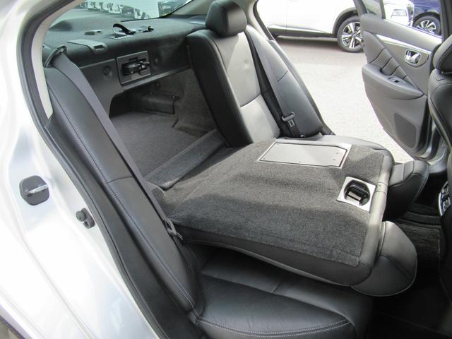 スカイライン 200GT-tタイプP 衝突軽減装置 ドラレコ LED Bカメラ スマートキー 黒革シート 盗難防止 オートクルーズコントロール ETC レーンキープアシスト ナビTV ABS アルミホイール メモリーナビ キーレス 記録簿(42枚目)