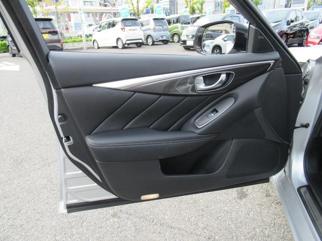 スカイライン 200GT-tタイプP 衝突軽減装置 ドラレコ LED Bカメラ スマートキー 黒革シート 盗難防止 オートクルーズコントロール ETC レーンキープアシスト ナビTV ABS アルミホイール メモリーナビ キーレス 記録簿(48枚目)